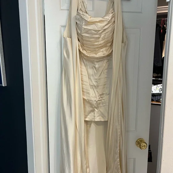 X revolve Bardot mini dress set with cape size xs ivory. - Picture 4 of 4